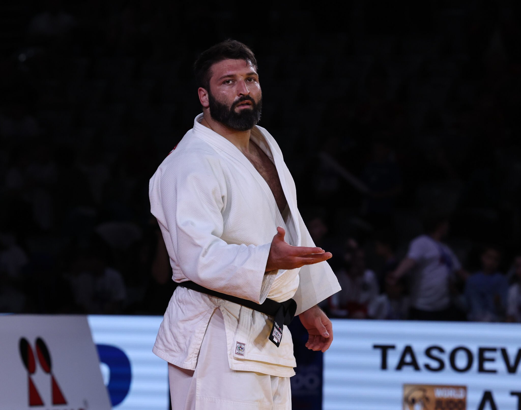 BIG NAMES OUTWEIGH LOW NUMBERS