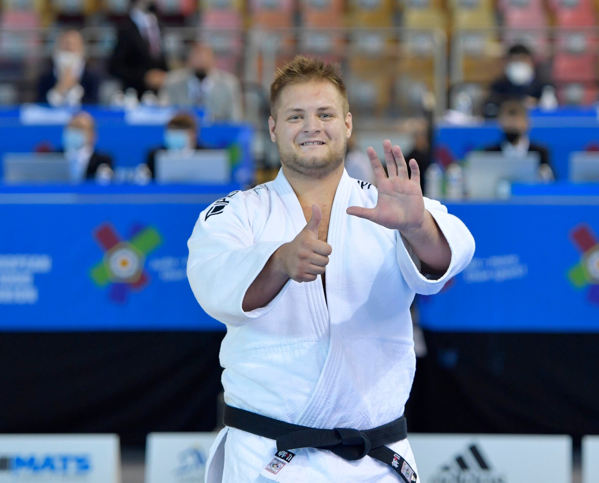 FONTAINE AND SIPOCZ BECOME TRIPLE JUNIOR EUROPEAN CHAMPIONS