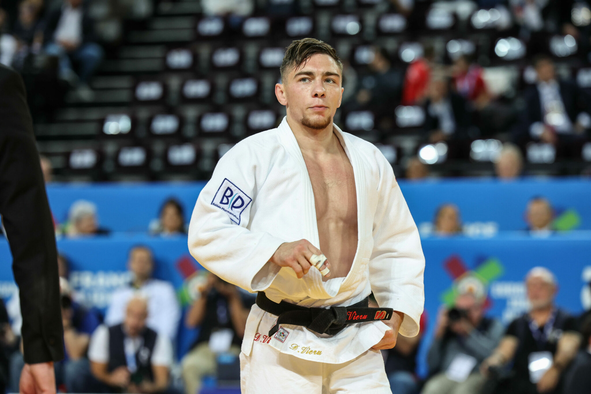 VIERU DEFENDS TOP RANKING POSITION