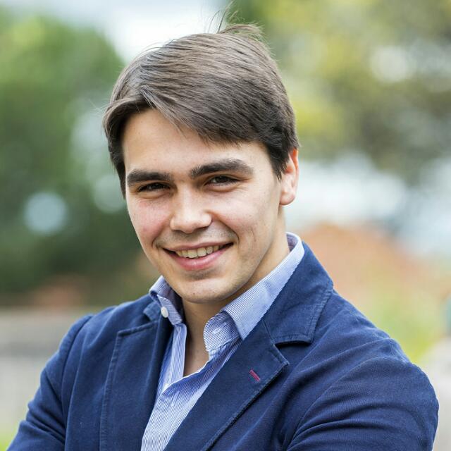 Dr. Marcos Carvalho
