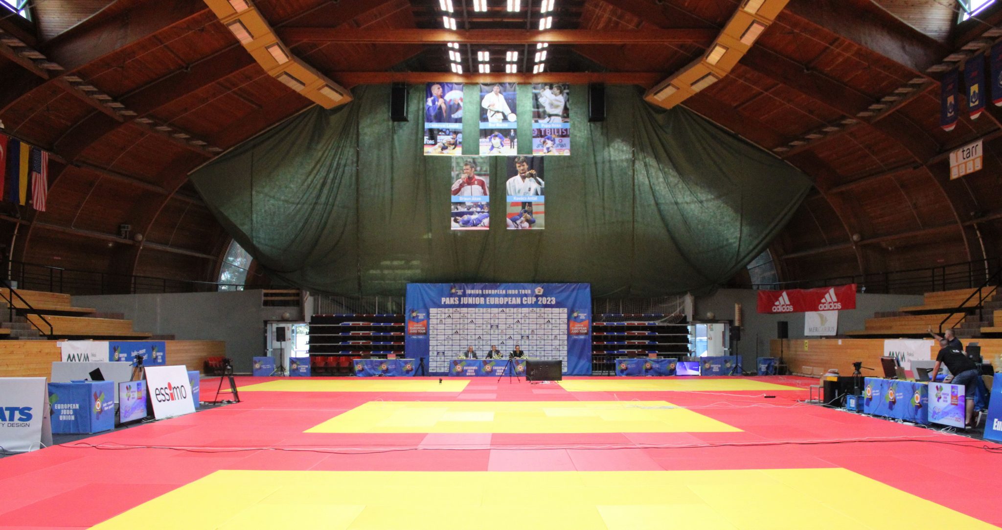 HOME OF CHAMPIONS HOSTS JUNIORS