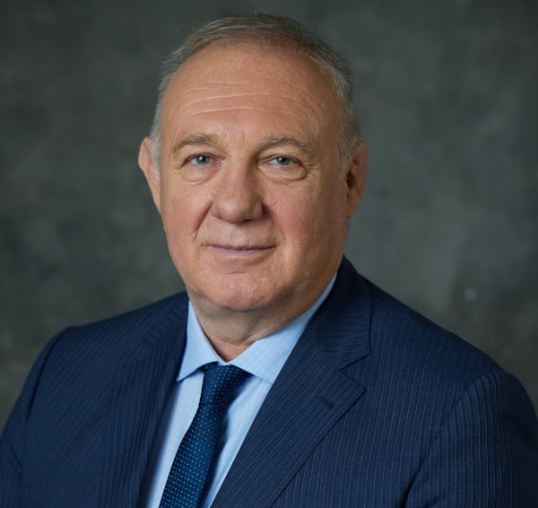 Dr. László Tóth