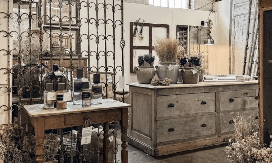 Timeless Treasures: 15 Expert Tips for Shopping Vintage Decor